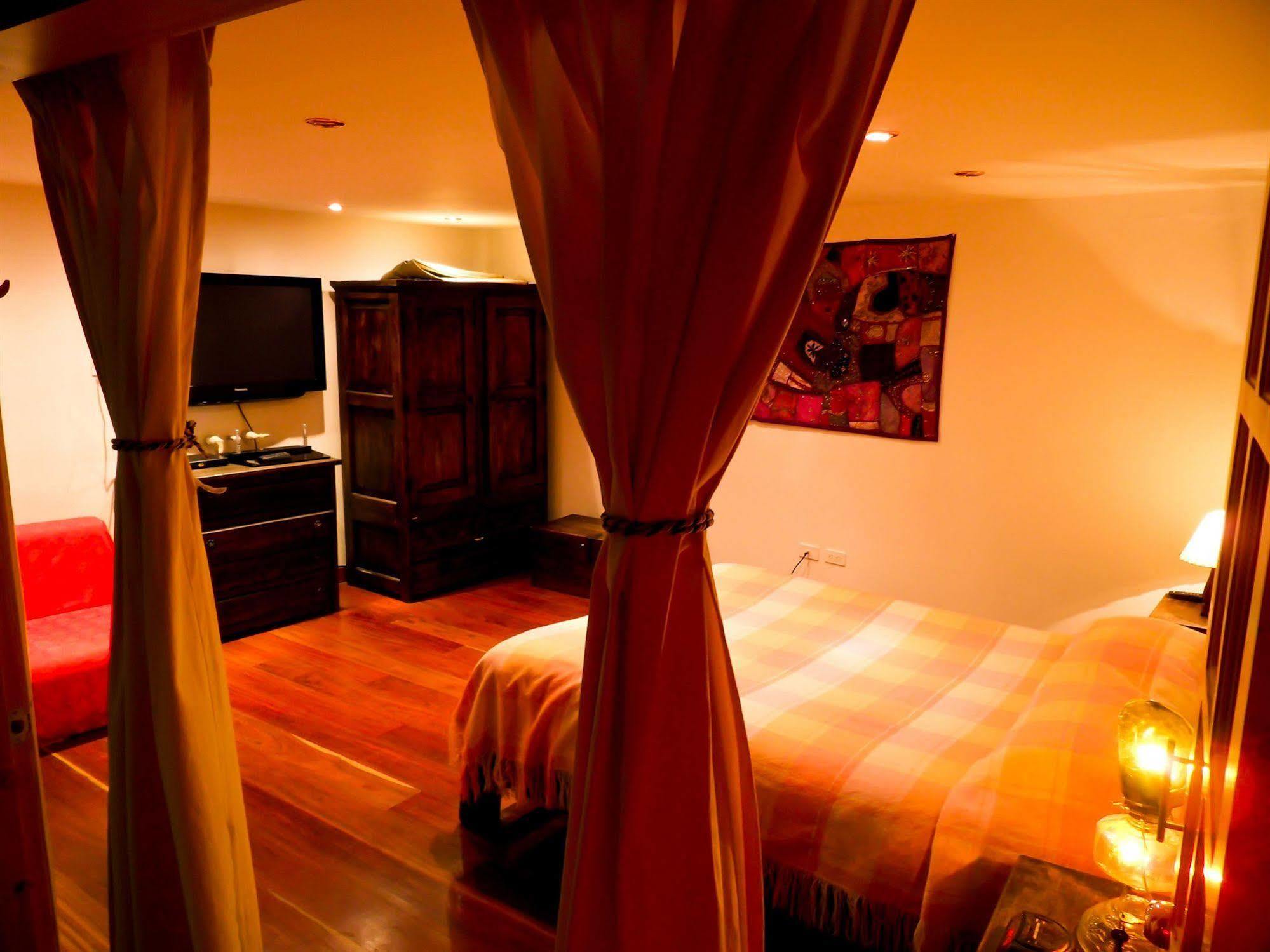 Bed&Breakfast Chorro De Quevedo Богота Екстериор снимка