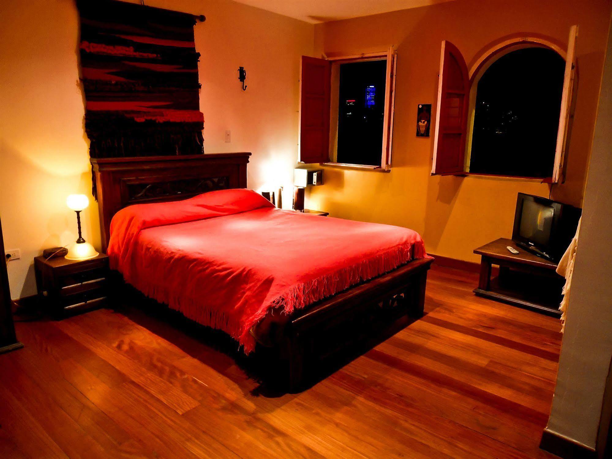 Bed&Breakfast Chorro De Quevedo Богота Екстериор снимка